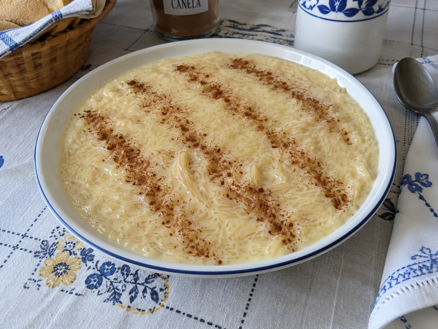 Aletria com canela